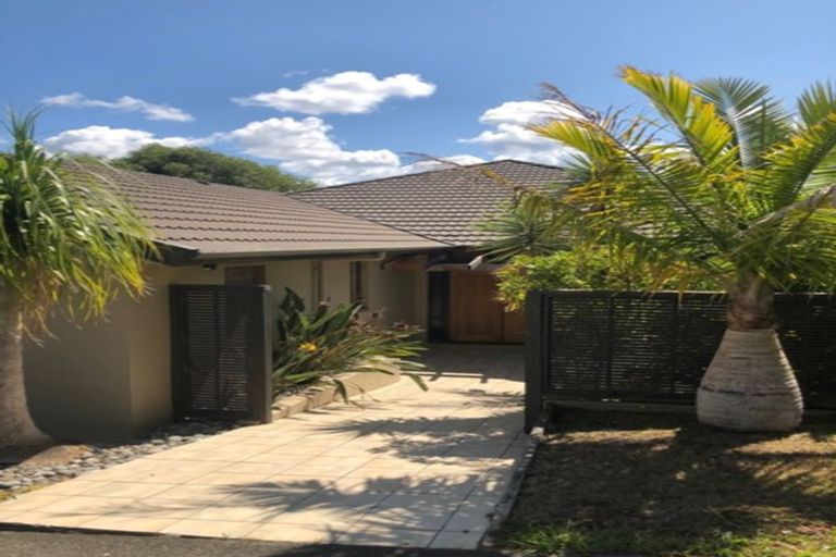 Photo of property in 52 Shelter Drive, Greenhithe, Auckland, 0632