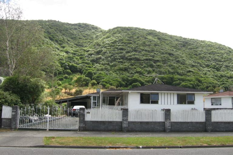 Photo of property in 15 Indiana Grove, Totara Park, Upper Hutt, 5018