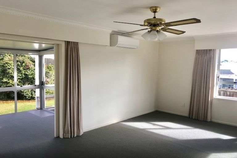 Photo of property in 3/5 Dodson Avenue, Milford, Auckland, 0620