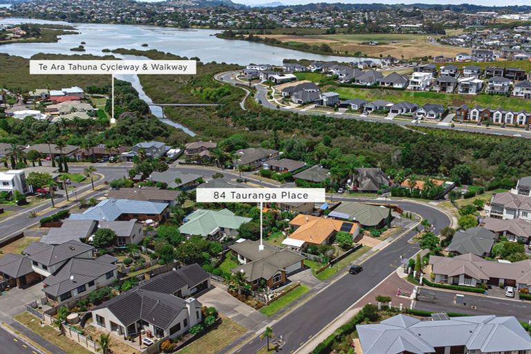 Photo of property in 84 Tauranga Place, Orewa, 0931