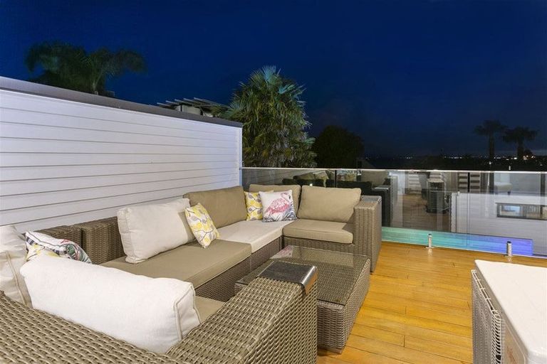 Photo of property in 10a Marama Street, Castor Bay, Auckland, 0620