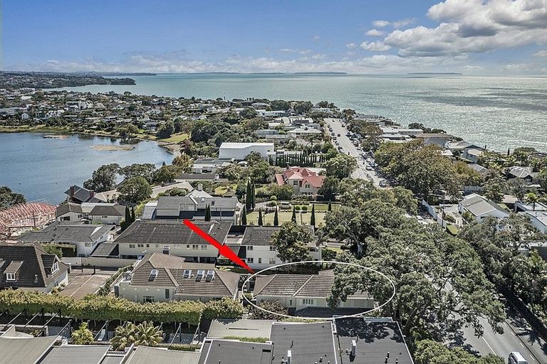 Photo of property in 270 Hurstmere Road, Takapuna, Auckland, 0622