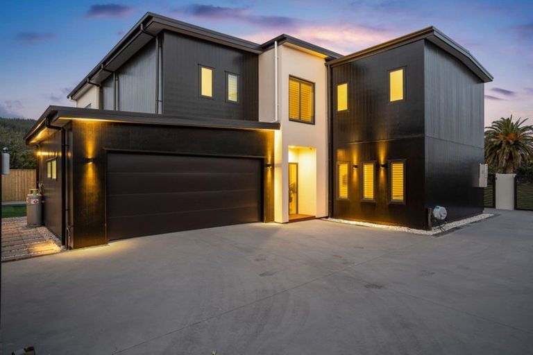 Photo of property in 204 Bond Street, Whangamata, 3620