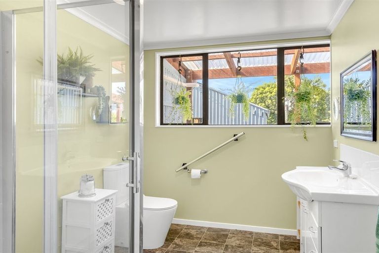 Photo of property in 95 Queen Street, Westport, 7825