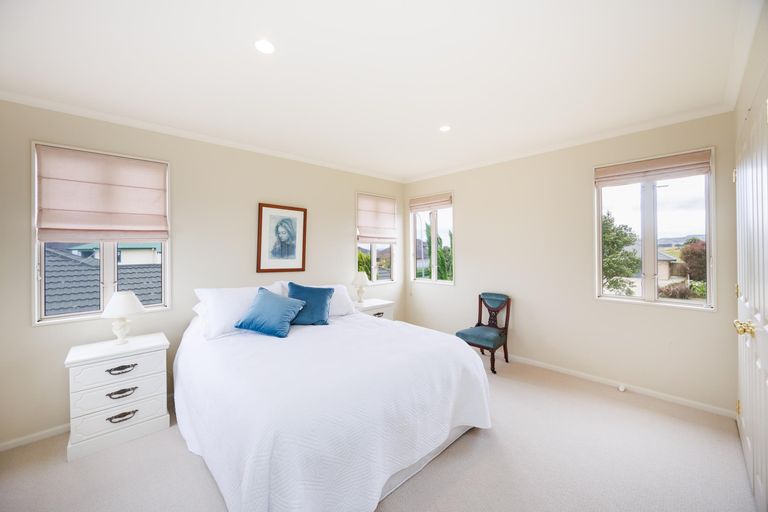 Photo of property in 144 Pacific Drive, Fitzherbert, Palmerston North, 4410