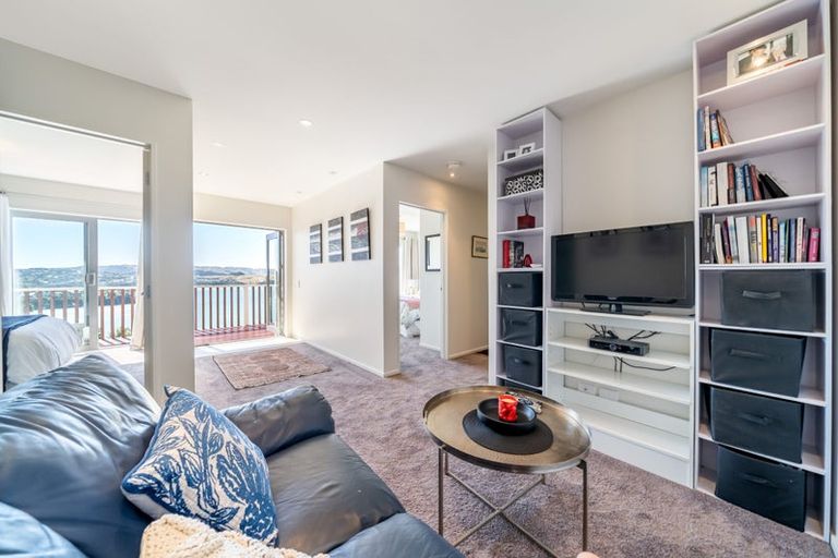 Photo of property in 22 The Anchorage, Whitby, Porirua, 5024