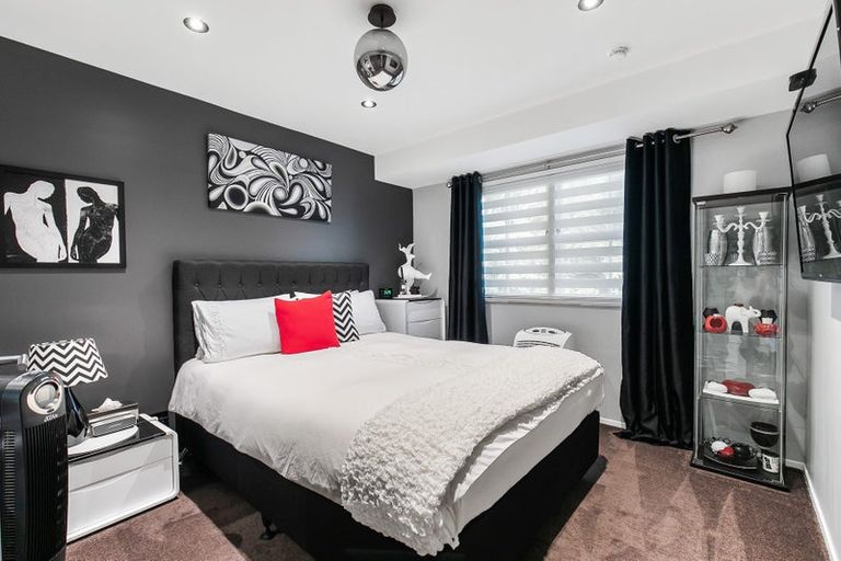 Photo of property in 19 Laser Place, Bayview, Auckland, 0629