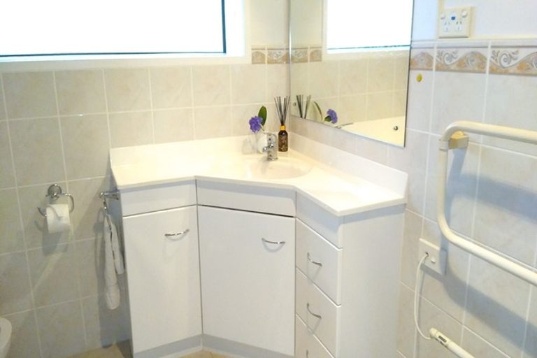 Photo of property in 30b Bleakhouse Road, Howick, Auckland, 2014