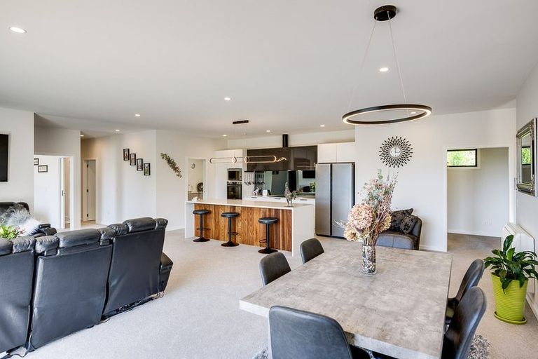 Photo of property in 91 Oak Road, Poraiti, Napier, 4112