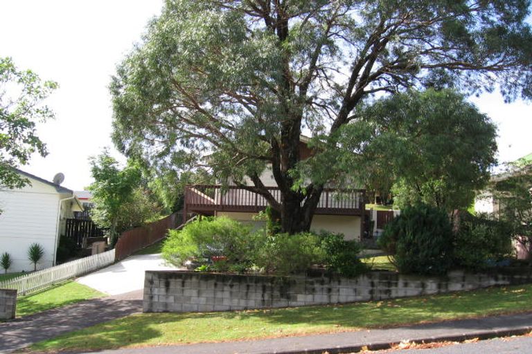 Photo of property in 21 Longreach Drive, Sunnyvale, Auckland, 0612