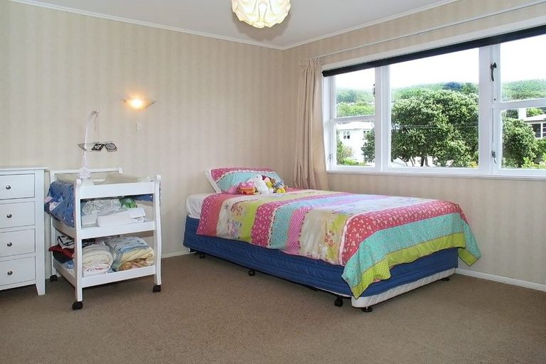 Photo of property in 59 Redwood Avenue, Tawa, Wellington, 5028