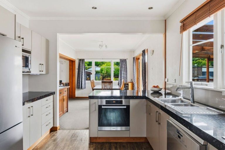 Photo of property in 15 Kelvin Street, Inner Kaiti, Gisborne, 4010