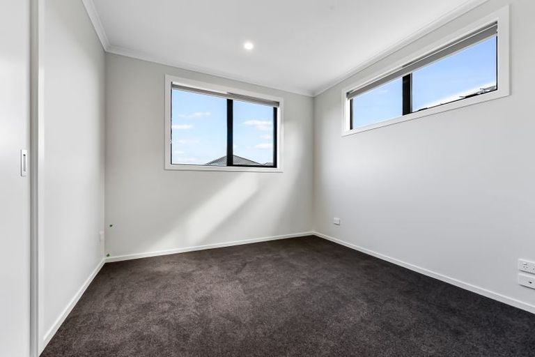 Photo of property in 73 Waruhia Crescent, Rototuna North, 3281
