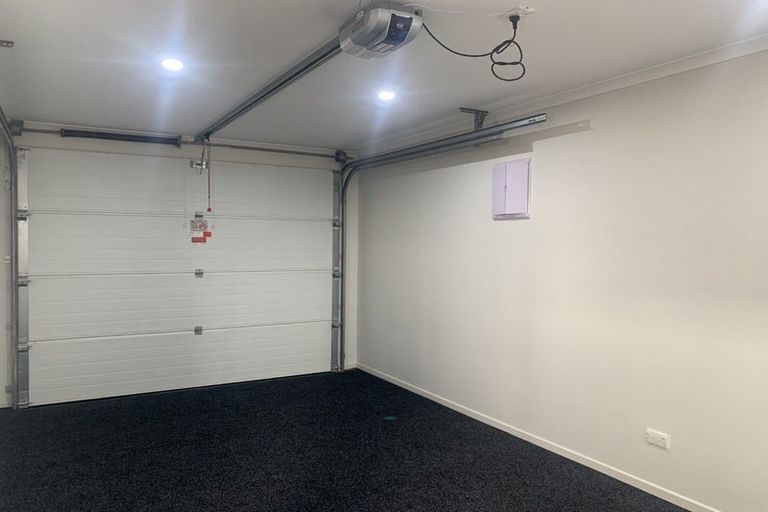 Photo of property in 16 Noia Way, Karaka, Papakura, 2113