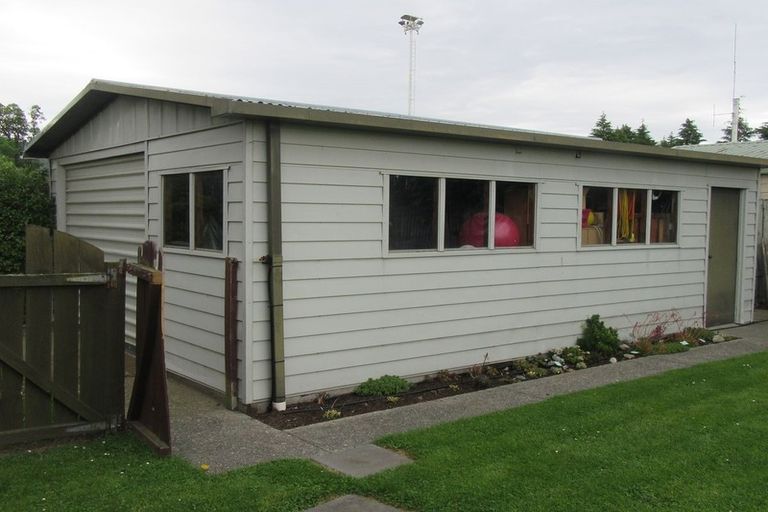 Photo of property in 24 Paul Street, Waimate, 7924