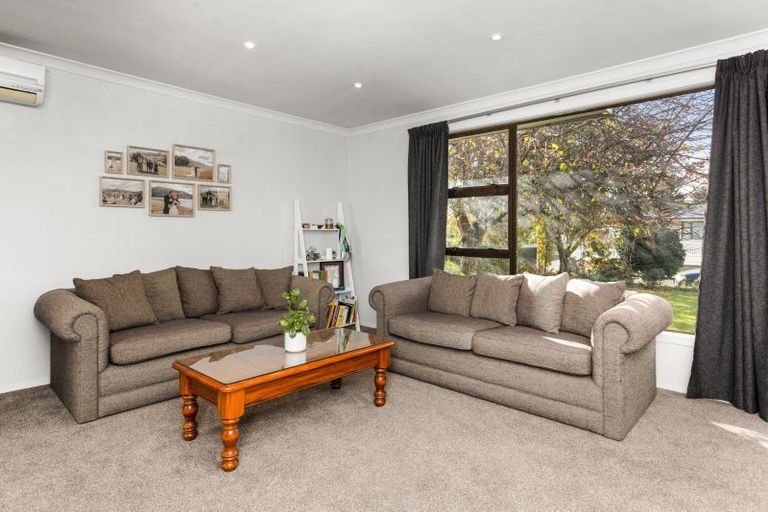 Photo of property in 8 Elizabeth Place, Clive, 4102