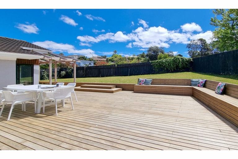 Photo of property in 1 Celina Place, Browns Bay, Auckland, 0630
