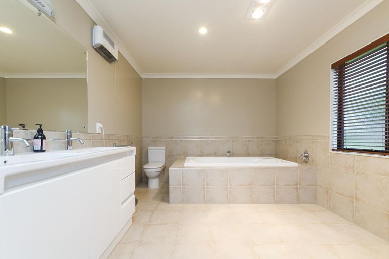 Photo of property in 45 Dobsons Lane, Kelvin Grove, Palmerston North, 4470