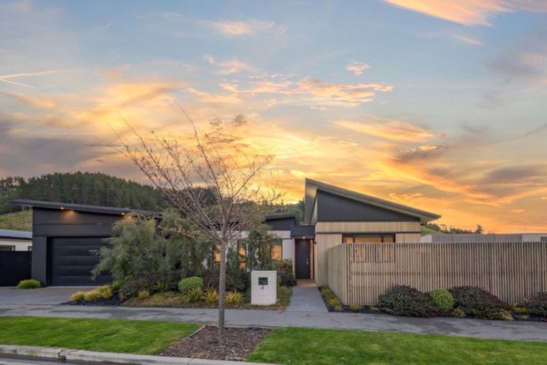 Photo of property in 4 Steve Askin Drive, Cracroft, Christchurch, 8022