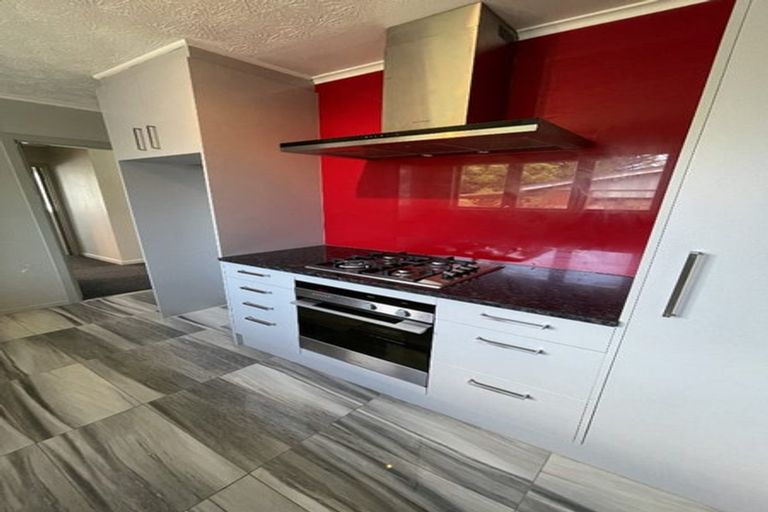 Photo of property in 10 Hinau Street, New Lynn, Auckland, 0600