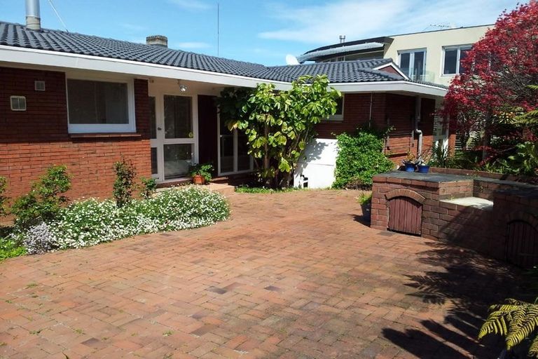 Photo of property in 54 Beach Road, Castor Bay, Auckland, 0620