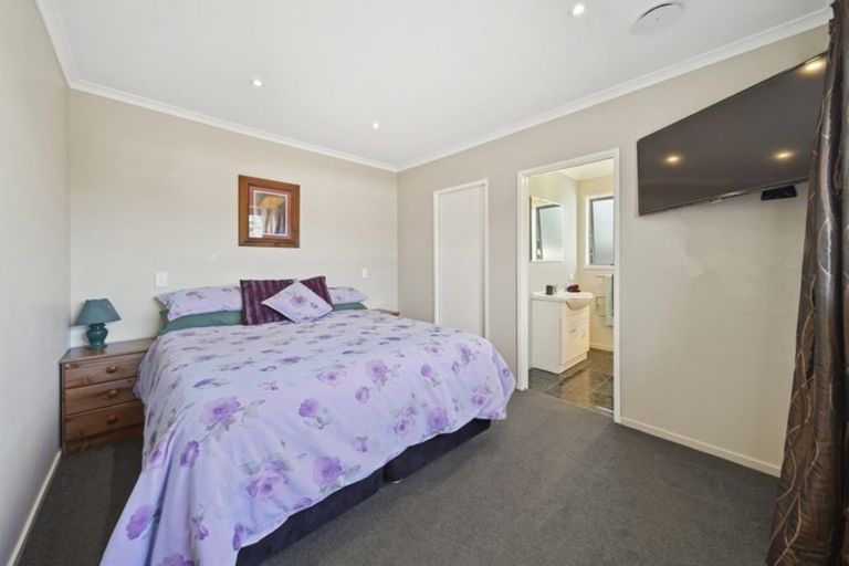 Photo of property in 34 Reelick Avenue, Pakuranga Heights, Auckland, 2010