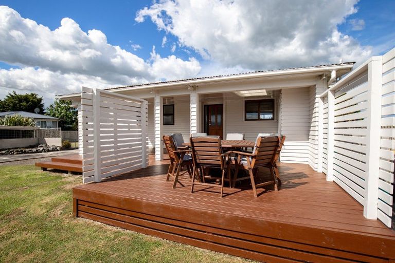 Photo of property in 65 Pipiroa Road, Ngatea, 3503