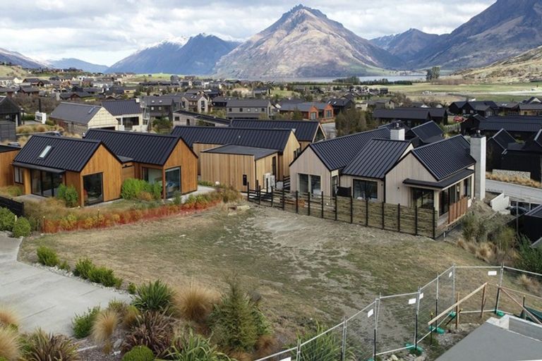 Photo of property in 5 Falconer Rise, Jacks Point, Queenstown, 9371