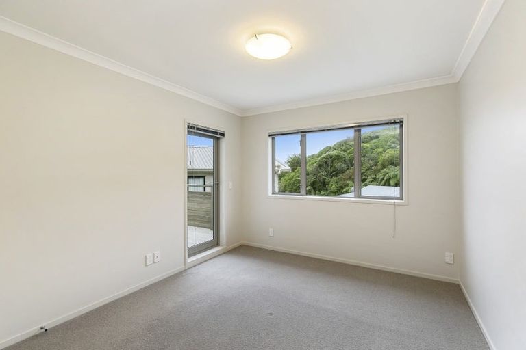Photo of property in 12 Ted Gilberd Place, Newlands, Wellington, 6037