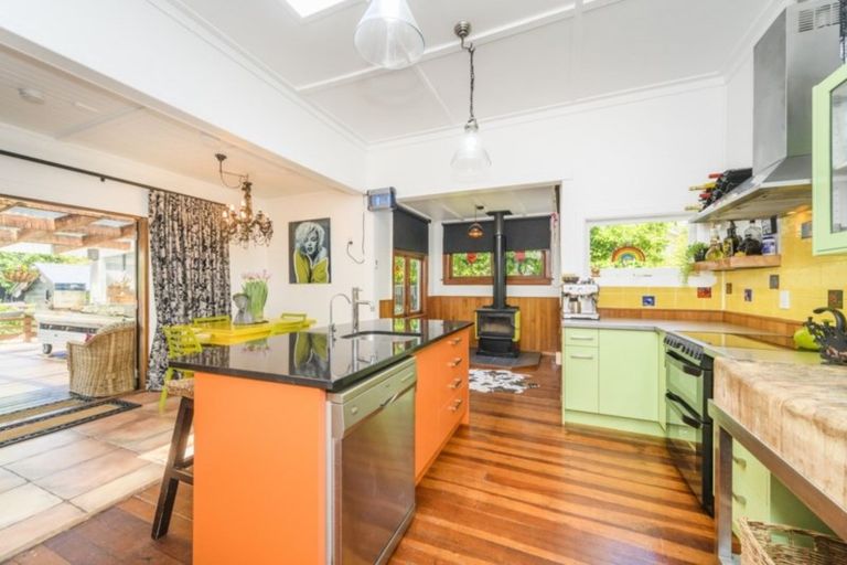 Photo of property in 320 Featherston Street, Palmerston North, 4410