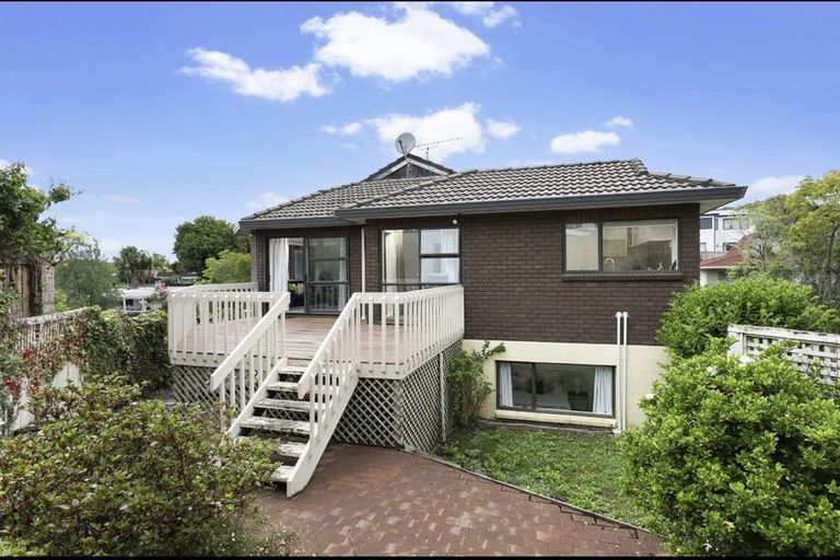 Photo of property in 2/41 Glenmore Road, Sunnyhills, Auckland, 2010