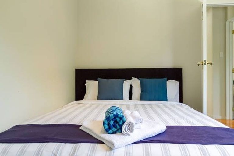 Photo of property in 24a Korotaha Terrace, Rothesay Bay, Auckland, 0630