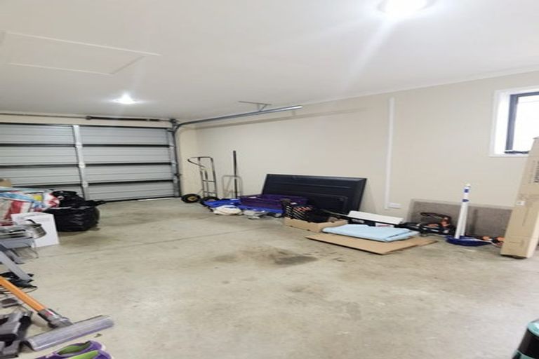 Photo of property in 77 Pitt Avenue, Clendon Park, Auckland, 2103