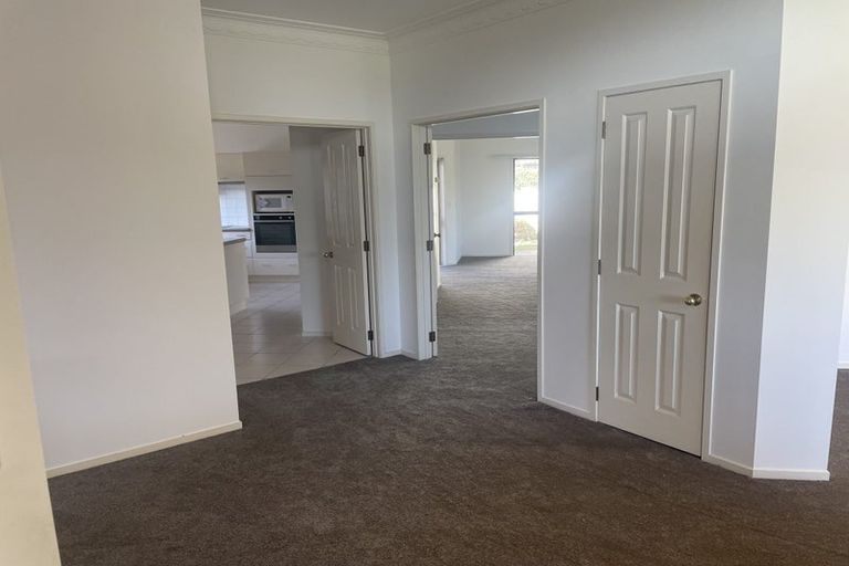 Photo of property in 23 Gillard Place, Eastern Beach, Auckland, 2012