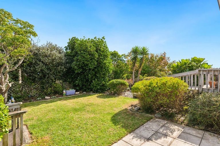 Photo of property in 6 Ruru Road, Otaihanga, Paraparaumu, 5036