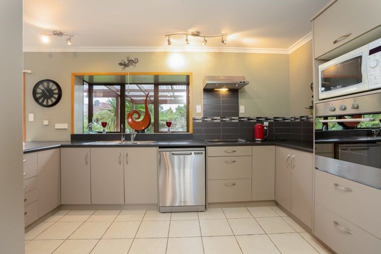 Photo of property in 2 Drayton Place, Leamington, Cambridge, 3432