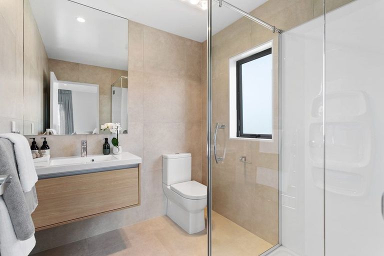 Photo of property in 24 Port Way, Rosehill, Papakura, 2113