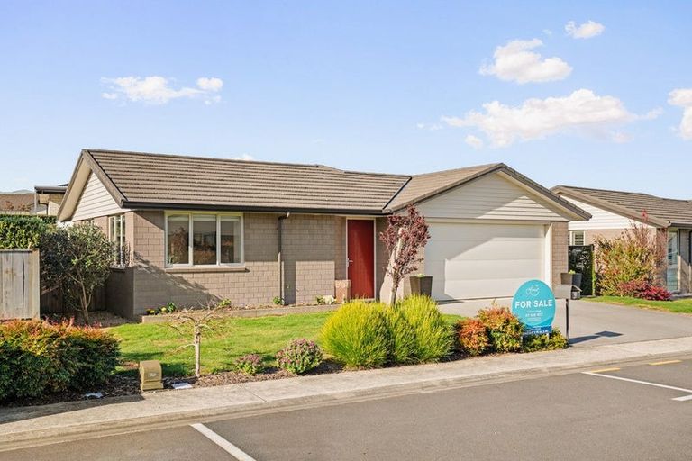 Photo of property in Waterview Estate, 39/4 Greystone Place, Omokoroa, 3114