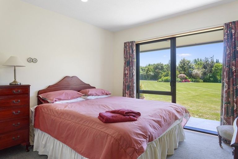 Photo of property in 18 Cedar Place, Amberley, 7410