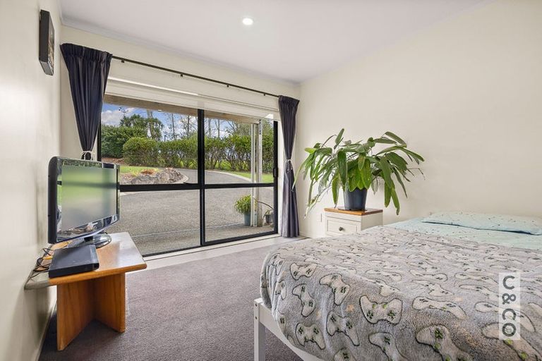 Photo of property in 832 Old North Road, Waimauku, 0882