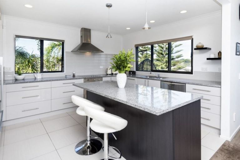 Photo of property in 103 Pine Harbour Parade, Beachlands, Auckland, 2018
