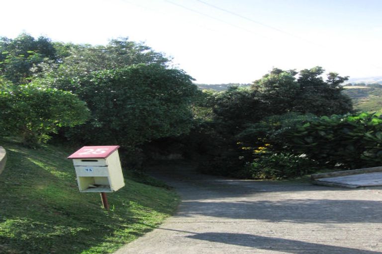 Photo of property in 25 Corlett Road, Plimmerton, Porirua, 5026