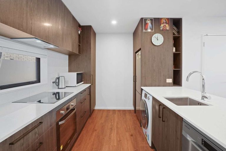 Photo of property in 4/327 Lincoln Road, Addington, Christchurch, 8024