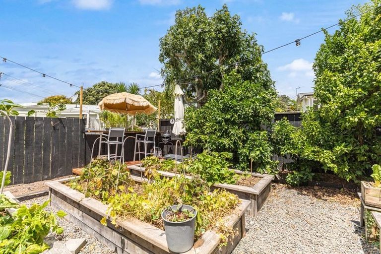 Photo of property in 2/10 Mozeley Avenue, Devonport, Auckland, 0624