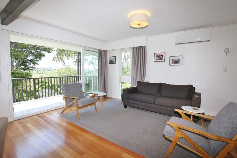 Photo of property in 94 Exmouth Road, Northcote, Auckland, 0627