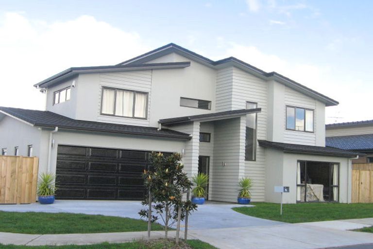 Photo of property in 8 Speyside Crescent, Flat Bush, Auckland, 2016