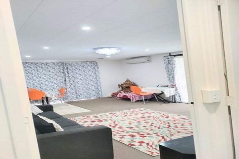 Photo of property in 2/115 Boundary Road, Clover Park, Auckland, 2019