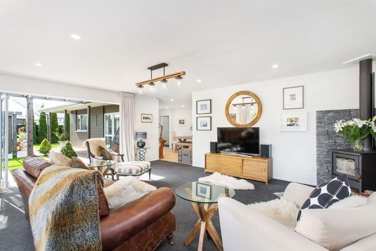 Photo of property in 106 Regency Crescent, Redwood, Christchurch, 8051