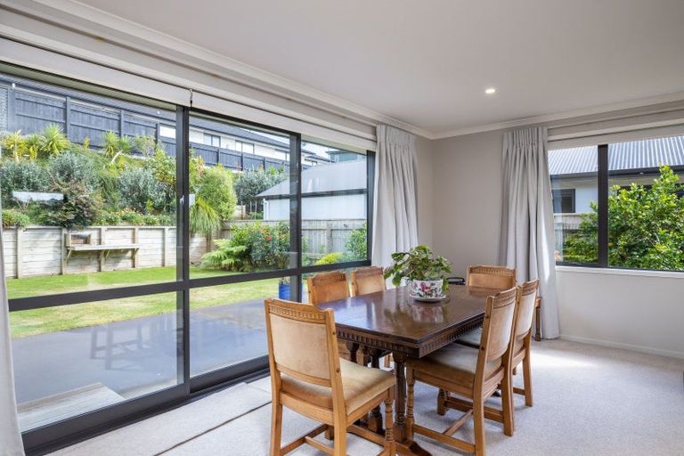 Photo of property in 38 Fernbrook Drive, Hurworth, New Plymouth, 4310