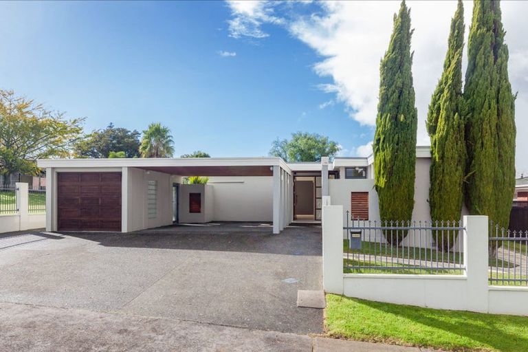 Photo of property in 15 Fordyce Avenue, Sunnyhills, Auckland, 2010